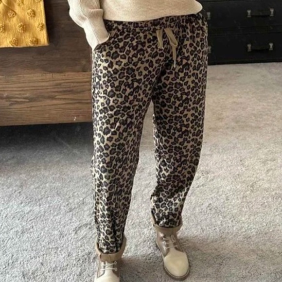 Cozy Leopard Print Stretchy Waist Pockets Jogger Pants - Picture 5 of 5